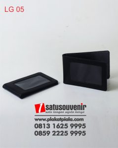Tempat Kartunama Kulit
