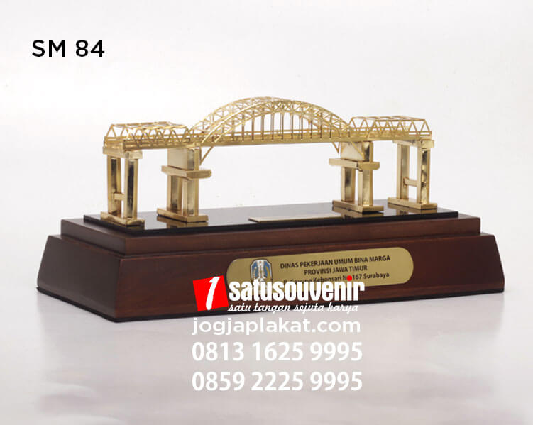 Souvenir Miniatur Jembatan Pandanwangi Lumajang Jawa Timur