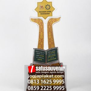 PM12 Piala MTQ Piala Bergilir Prodi Matematika Universitas Islam Sunan Ampel Surabaya