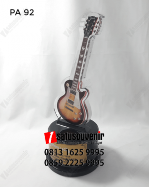 PA92 Plakat Akrilik Gitar Leader Of The Year...