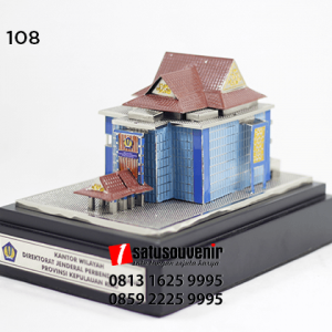 SM108 Souvenir Miniatur Gedung Direktorat Jenderal Perbendaharaan Kepulauan Riau
