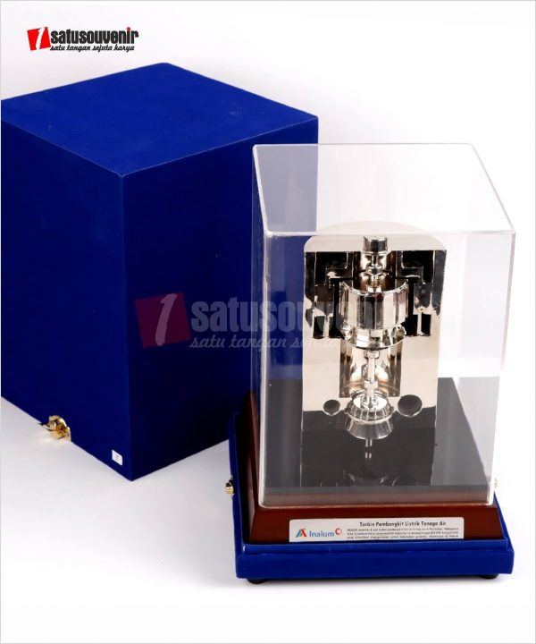 SM207 Box Souvenir Miniatur Turbin Pembangkit Listrik Tenaga Air