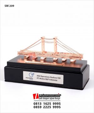SM209 Souvenir Miniatur Jembatan Medco Energi E&P Indonesia