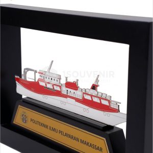 DETAIL-SV211 Souvenir Frame Politeknik Ilmu Pelayaran Makassar