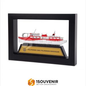 SV211 Souvenir Frame Politeknik Ilmu Pelayaran Makassar