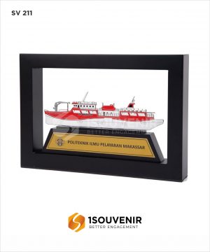 Souvenir Frame Politeknik Ilmu Pelayaran...