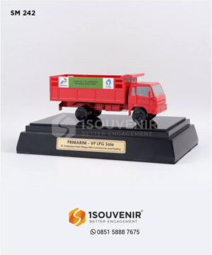 Souvenir Miniatur Truk LPG Pertamina Patra...