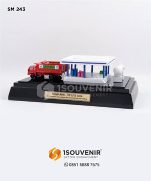 Souvenir Miniatur Truk Bright Gas Pertamina...