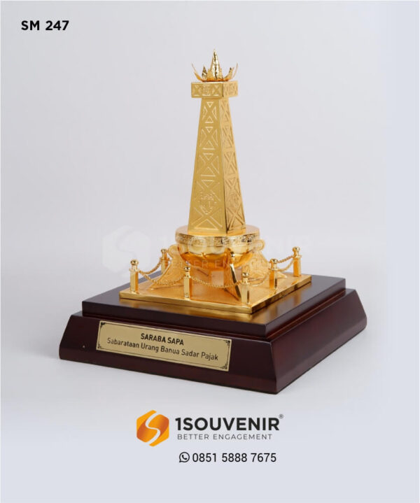 SM247 Souvenir Miniatur Tugu Obor KPP Pratama Tanjung