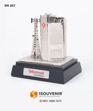 Souvenir Miniatur Tower BTS 5G Telkomsel...