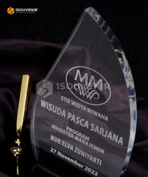 Plakat Pen Holder STIE Widya Wiwaha