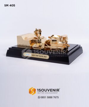 Souvenir Miniatur PT Bukit Makmur Mandiri...