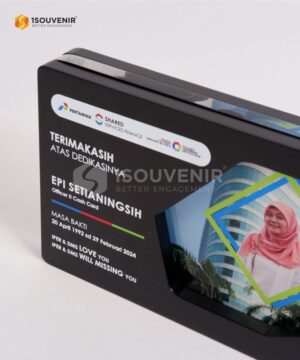 Plakat Kayu Akrilik Pertamina Jakarta