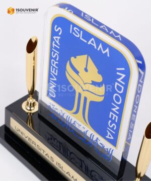 Plakat Pen Holder Universitas Islam Indonesia...