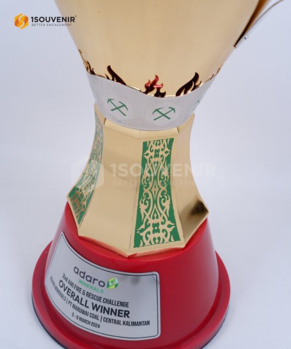 DETAIL2-PP265 Piala Penghargaan Overall Winner Maruwai