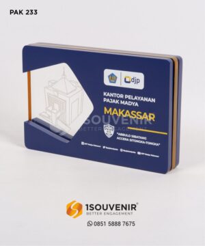 Plakat Kayu Akrilik KPP Madya