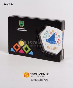 Plakat Kayu Akrilik Berau