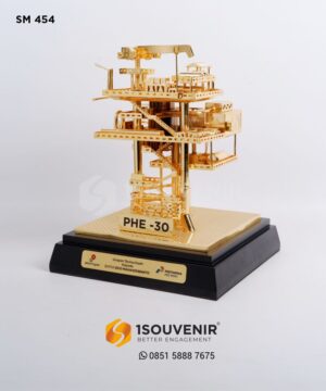 Miniatur Rig Onshore PHE 30 Pertamina PHE...