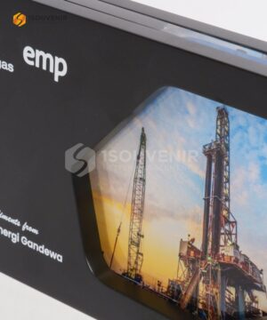 Plakat Kayu Akrilik PT EMP Energi Gandewa Riau