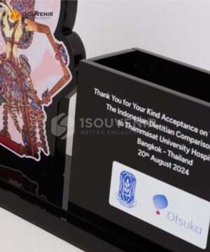 Plakat Holder Kartu Nama Wayang PT Otsuka