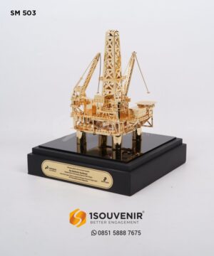 Miniatur Rig Offshore PT Pertamina Hulu Indonesia