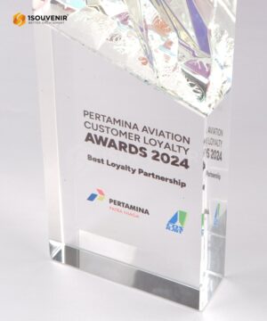 Plakat Kristal Pertamina Aviation Customer...