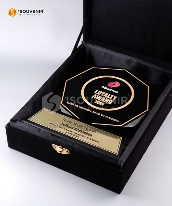 DETAIL2-PR310-Plakat-Resin-Minamas-Loyalty-Award