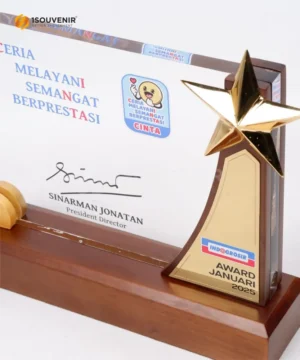Plakat Kayu Akrilik Indogrosir Award PT Inti...