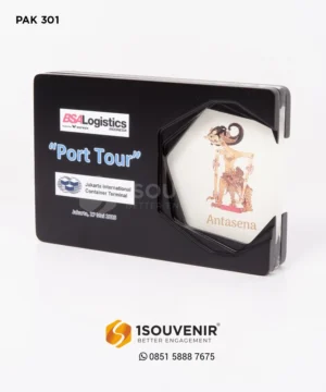 Plakat Kayu Akrilik Port Tour Jakarta International...