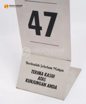Kerajinan Logam Nomor Meja Zukaria