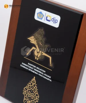 Plakat Kayu Akrilik Dirjen Pajak DIY