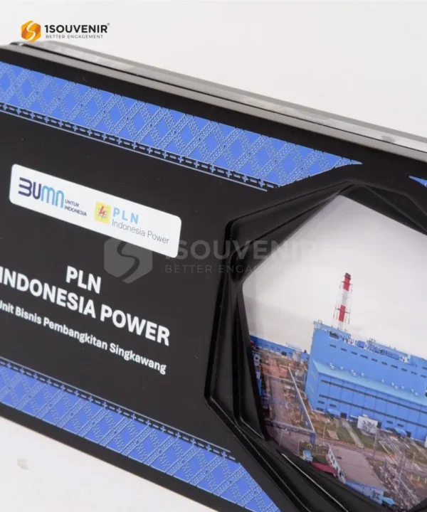 DETAIL-PAK307 Plakat Kayu Akrilik PLN Indonesia Power