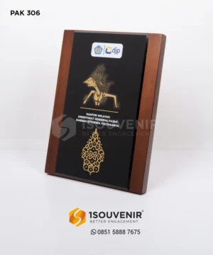 Plakat Kayu Akrilik Dirjen Pajak DIY