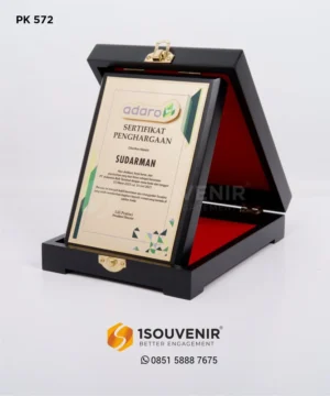 Plakat Kayu Sertifikat Penghargaan Prestasi Karwayan PT Adaro Indonesia