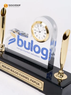 Plakat Jam Pen Holder Perum Bulog Kanwil Papua