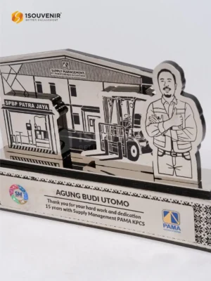 Plakat Logam Penghargaan dari PAMA KPCS Sangatta untuk Karyawan Purna Bakti