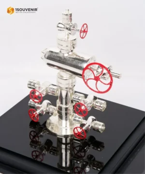 Miniatur Wellhead Penghargaan dari PT Pertamina...