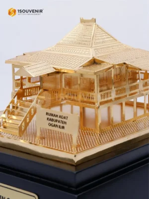 Miniatur Rumah Adat Pemerintah Kabupaten Ogan Ilir Provinsi Sumatra Selatan