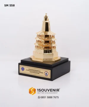 Miniatur Menara Suar De Brill Makassar Kenang-kenangan...
