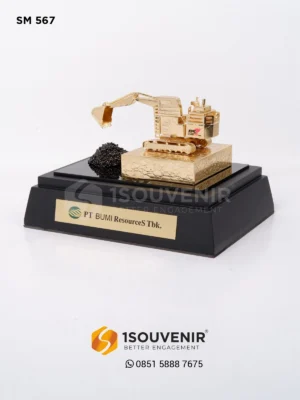 Miniatur Excavator Kenang-kenangan dari PT Bumi Resources