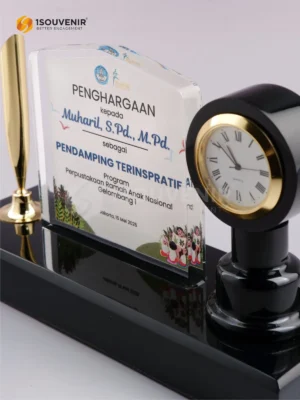Plakat Akrilik Jam Pen Holder Penghargaan...