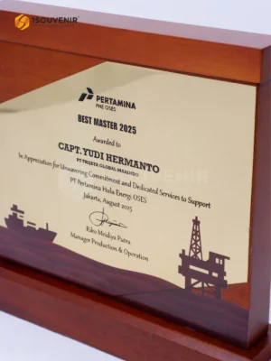 Plakat Kayu Penghargaan Best Master 2025 dari Pertamina...
