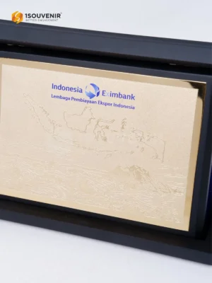 Plakat Kayu Kenang-kenangan dari Indonesia Eximbank