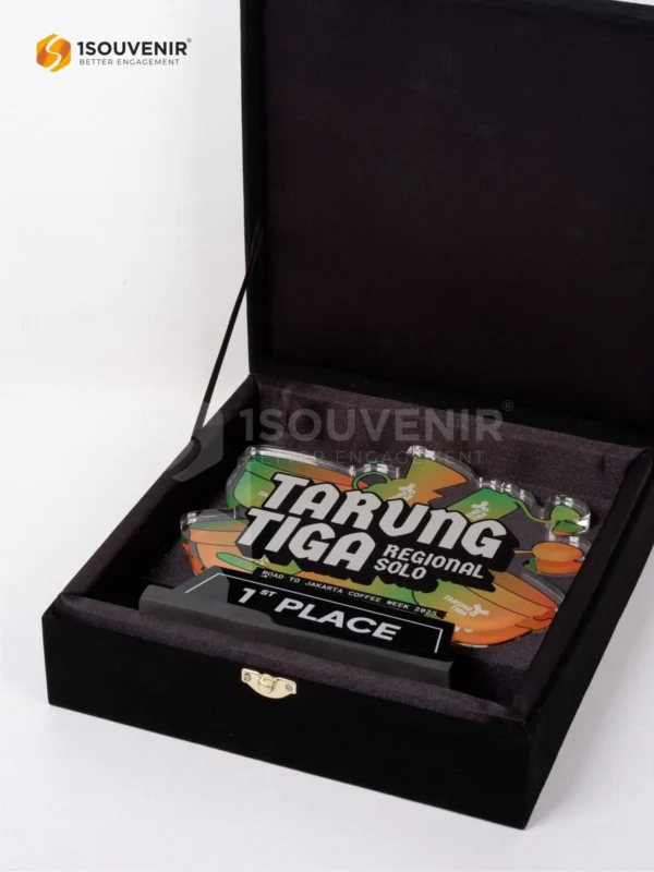 DETAIL2-PA706 Plakat Akrilik Tarung Tiga