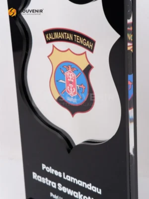 Plakat Akrilik Kenang-kenangan Polres Lamandau...