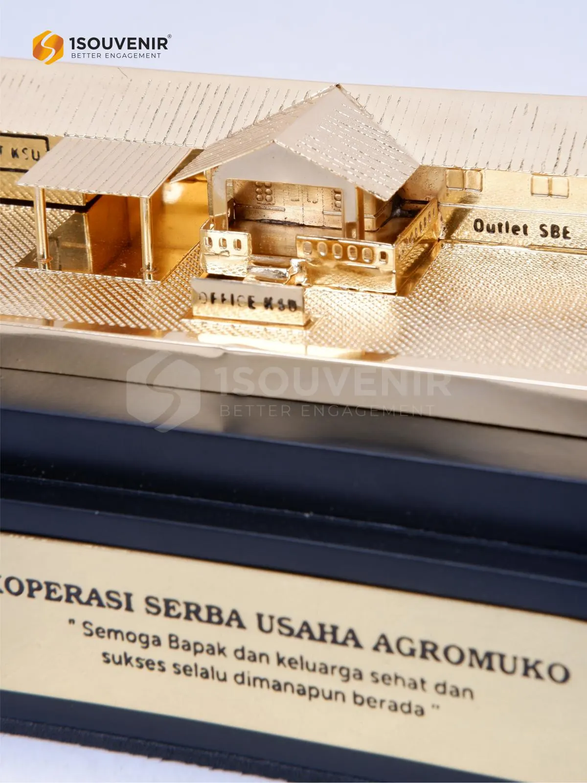 Miniatur Gudang Pusat Kenang-kenangan dari Koperasi Serba Usaha Agromuko 2 DETAIL-SM575 Miniatur Gudang Pusat Koperasi