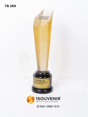 Piala Bergilir Penghargaan Mahasiswa Terbaik...