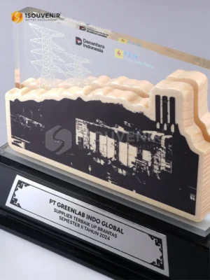 Plakat Kayu Akrilik Penghargaan Supplier...