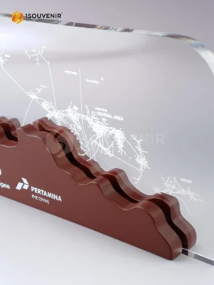 Plakat Kayu Akrilik Kenang-kenangan Pertamina...