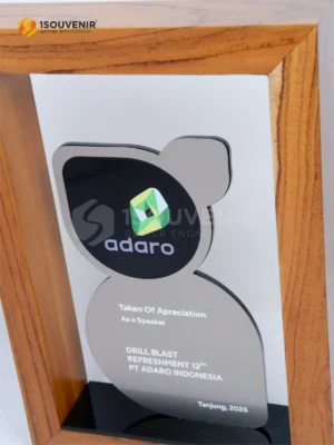 Plakat Frame Kayu Drill Blast Refreshment...